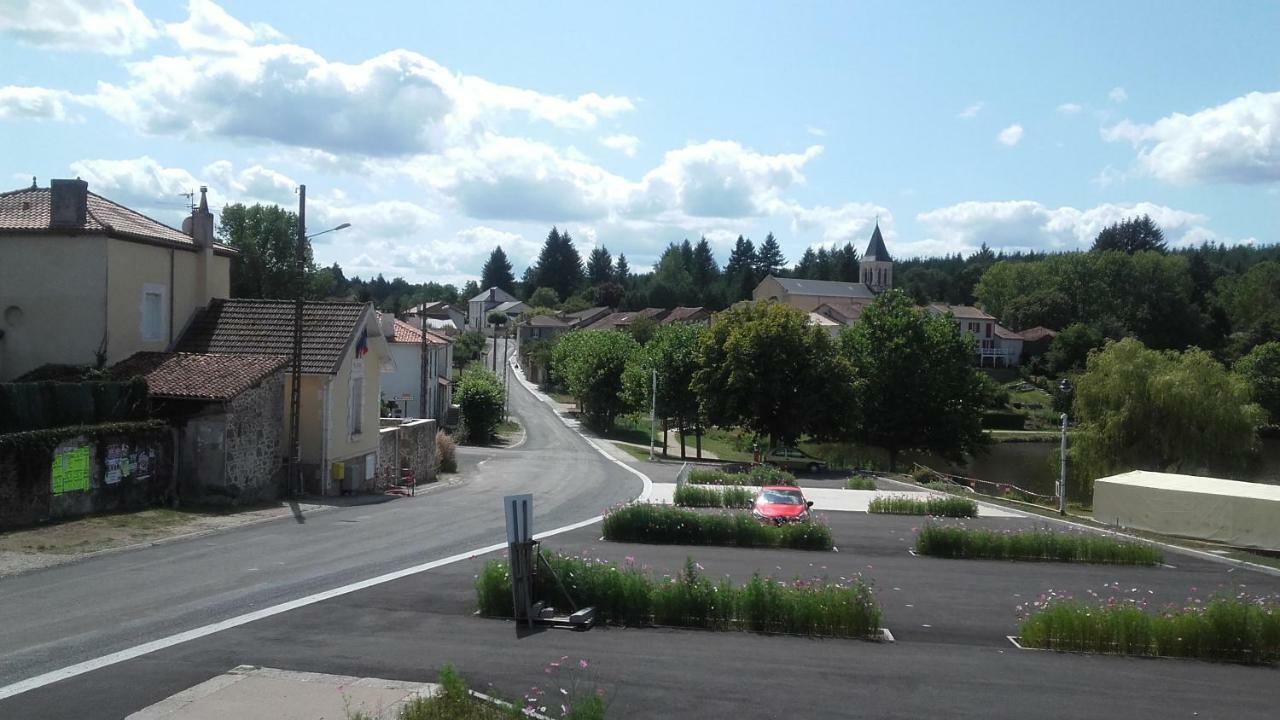 Auberge La Marchadaine Montrollet Buitenkant foto