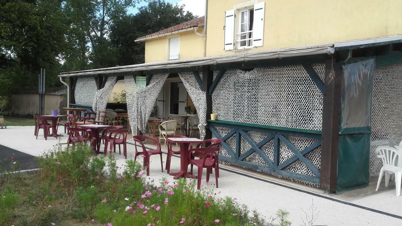 Auberge La Marchadaine Montrollet Buitenkant foto